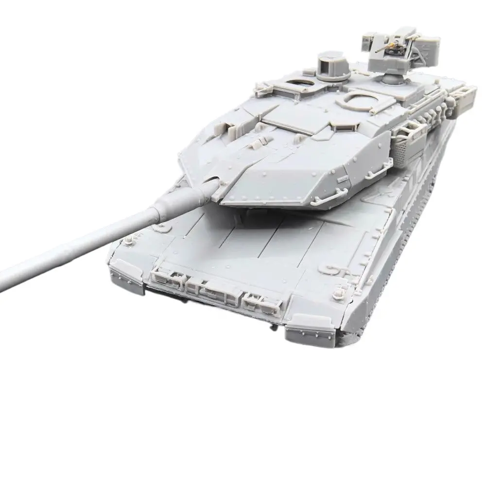 Leopard2 1/72 Main Battle Tank Plastic Model 1