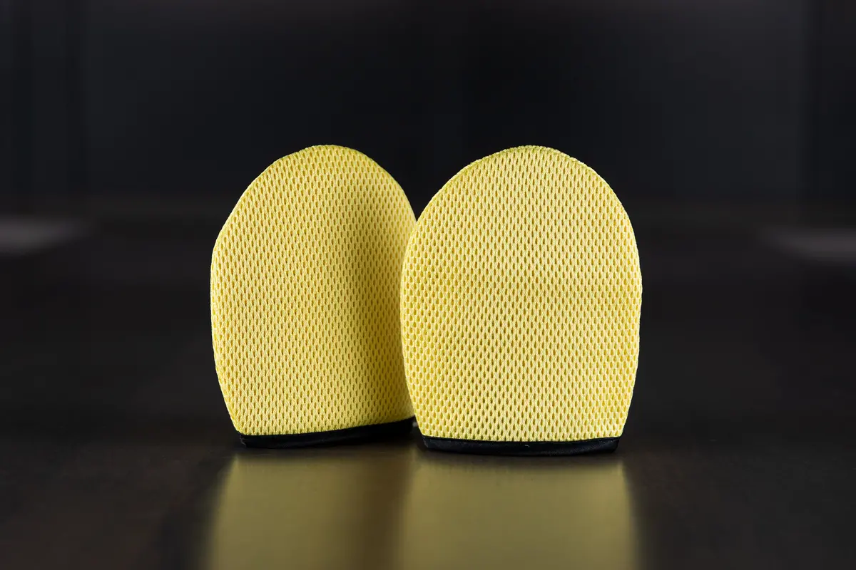 Griot's Garage Four-Finger Mesh Mittens 1