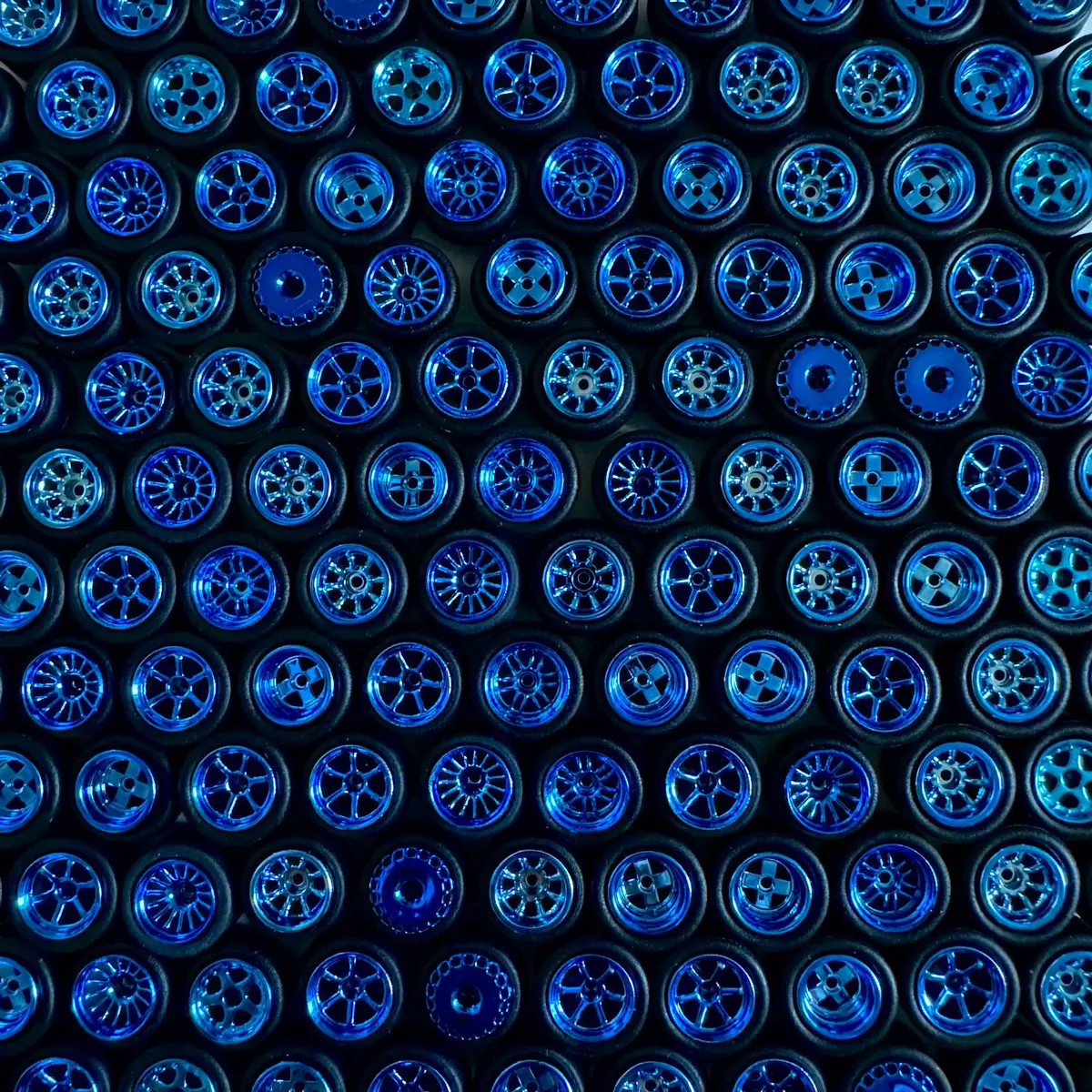 Diamond Cut Blue With Alternative Tires 1