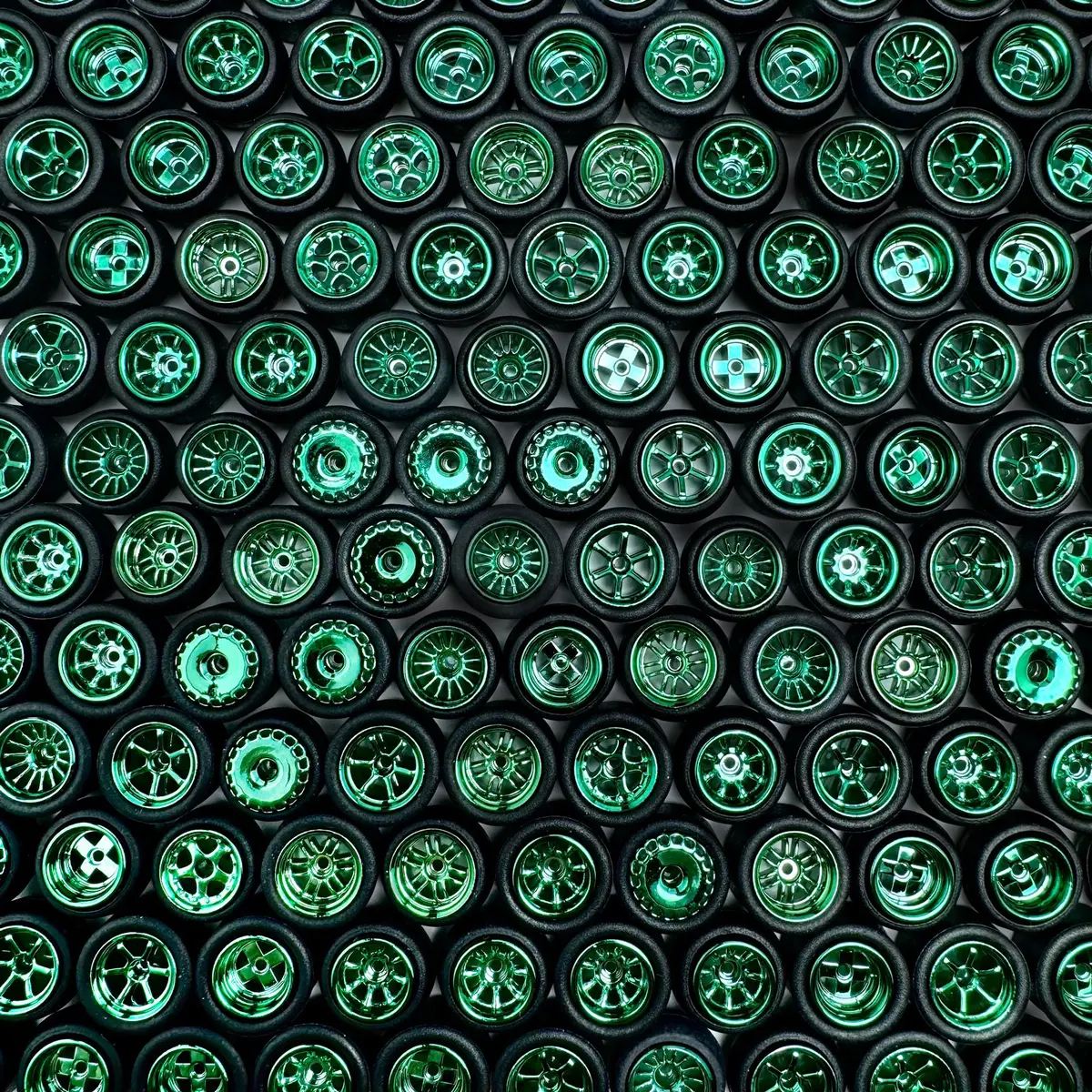 Diamond Cut Green With Alternative Tires 1