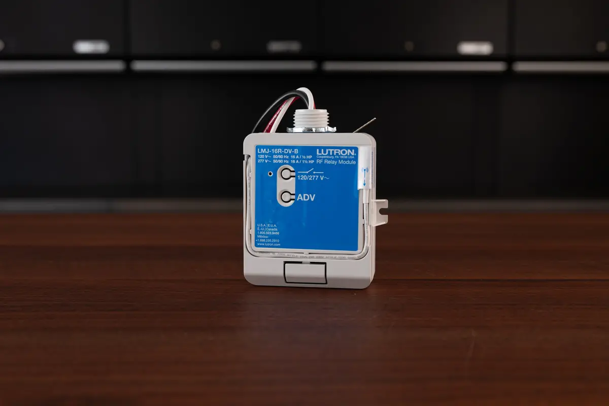 Lutron Ra2 Select 16 Amp Relay Powpak (Non Dimming) 1