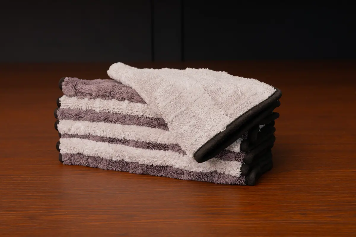 The Gauntlet | Initial Wipe Drying Aid Towel 4.0 1