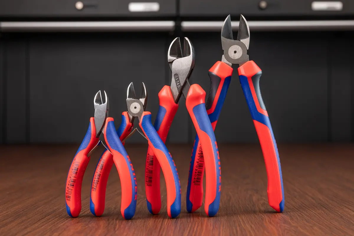 Cutting Pliers Kit 1