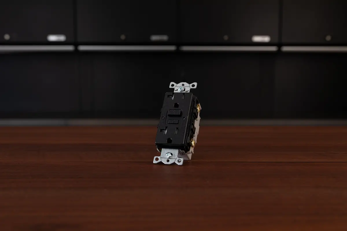 Lutron 20-Amp GFCI Receptacle – Enhanced Safety for Wet Locations