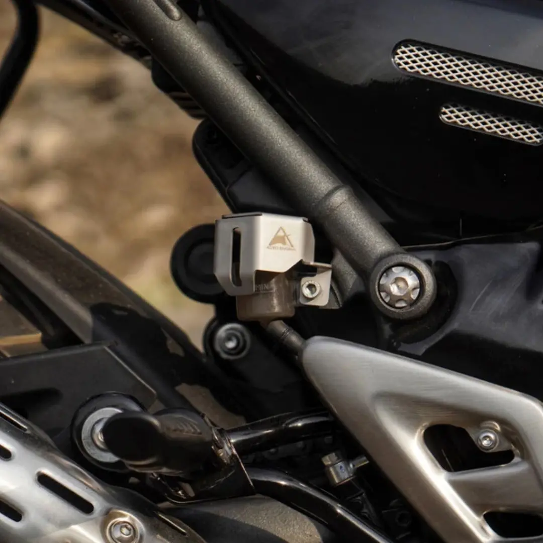 Auto Engina Rear Brake Reservoir Guard For Triumph Scrambler 400X 1