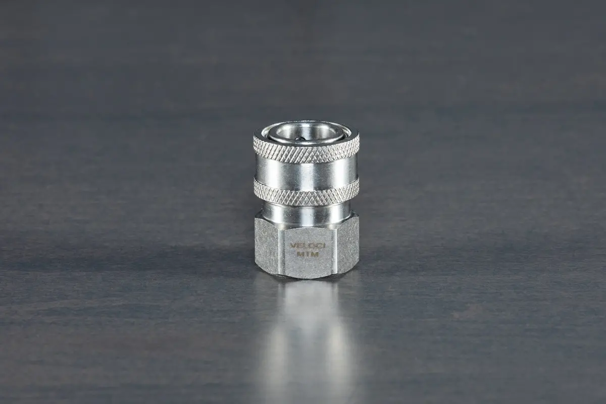 Stainless Steel 3/8" Female Qd Coupler 1