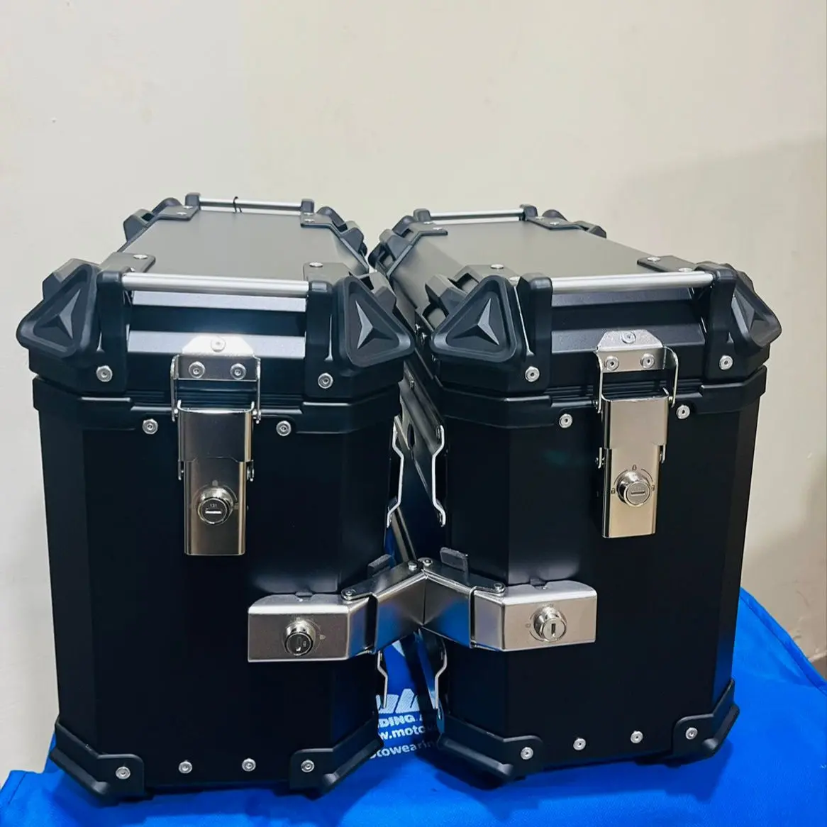 T-Bolt Aluminium 37L Panniers – Durable And Spacious Motorcycle Side Luggage 1