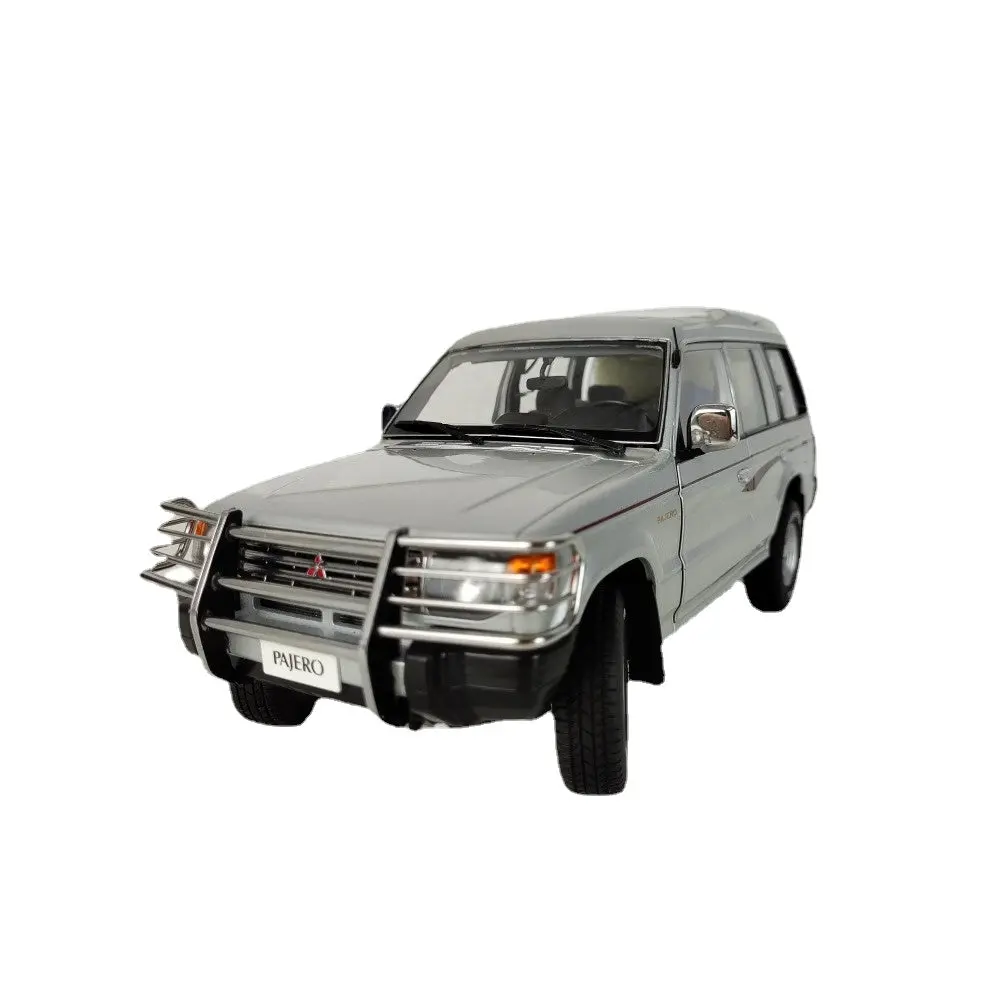 1/18 Mitsubishi Pajero Suv Car Alloy Model 1